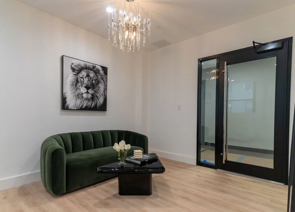 Sinar Treatments office room